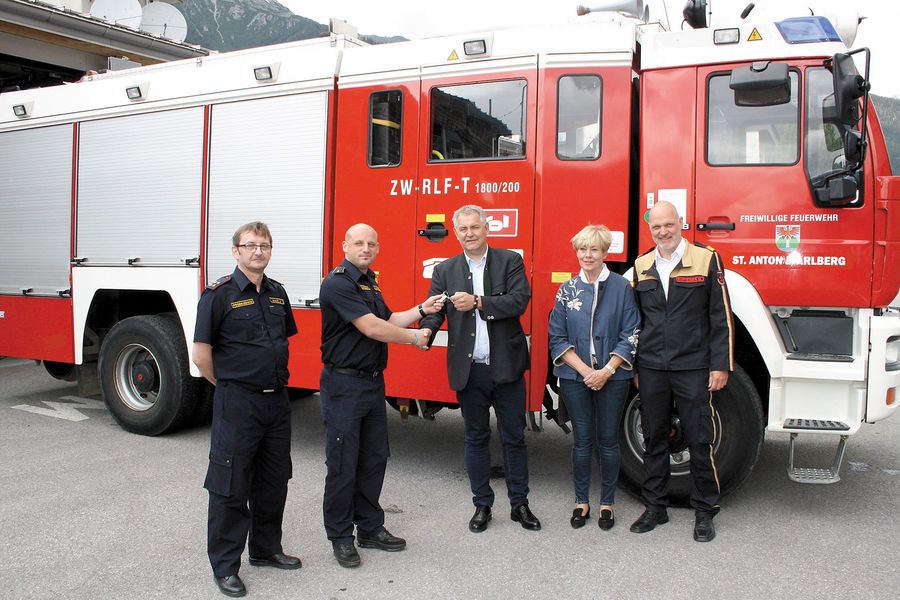 Übergabe Feuerwehrauto an Feuerwehr in Kroatien
