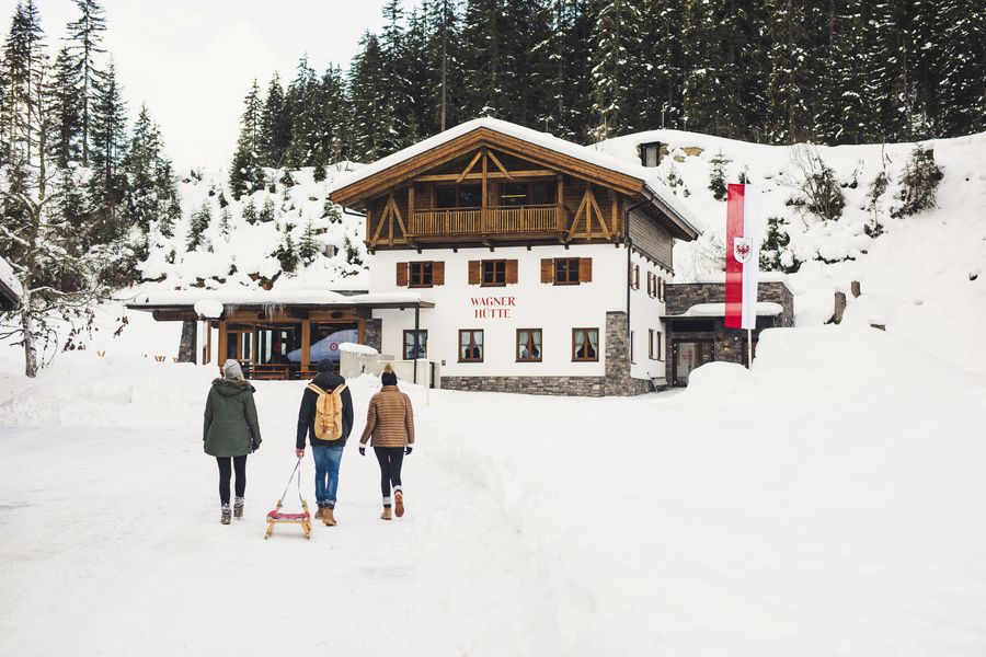 die Wagner Hütte im Winter