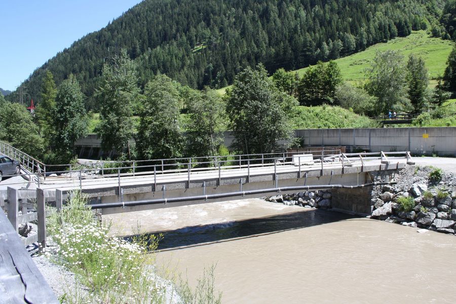 Radweg Stanzertal Abschnitt Schnann alte Brücke